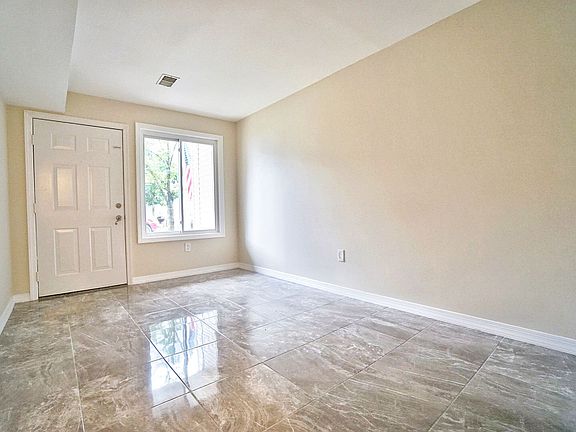 4th image of 254 Emily Ln