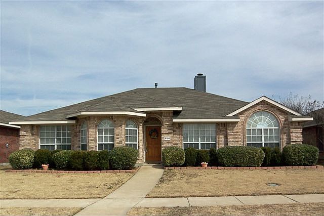 1st image of 4106 Honeysuckle Dr
