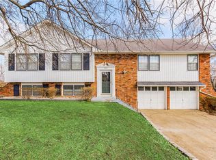 3937 SW Scherer Rd, Lees Summit, MO 64082