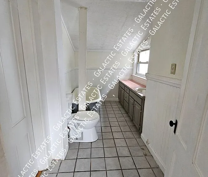 605 Hall St #2 — Photo 11