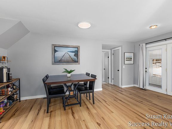 5th image of 3644 Auburn Ave NE