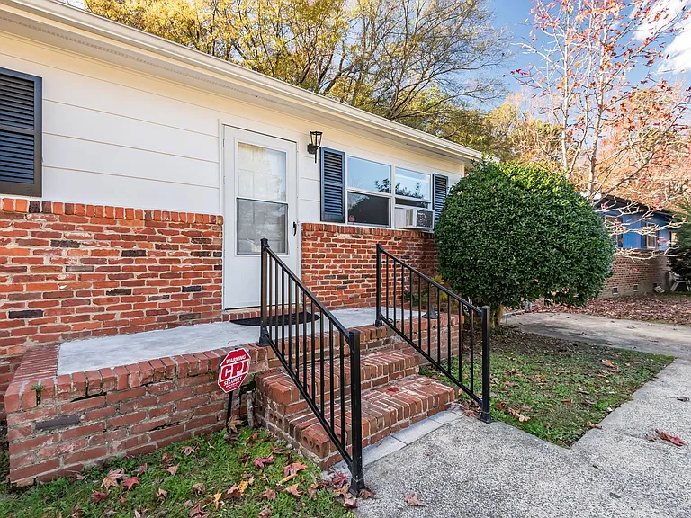 3516 Four Seasons Dr — Photo 2