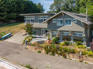 10040 SW Governors Ln, Vashon, WA 98070