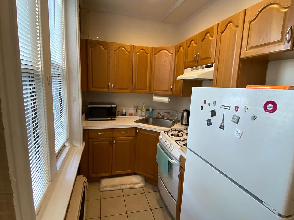 2nd image of 409 Marlborough St APT 65