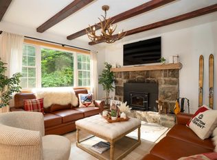 201 Pratt Bridge Rd, Jamaica, VT 05343