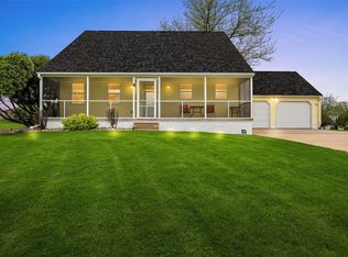 6409 Meadowlark Dr, Cedar Rapids, IA 52404