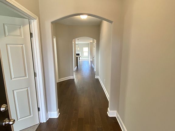 4th image of 1092 Westgate Dr Lot 127