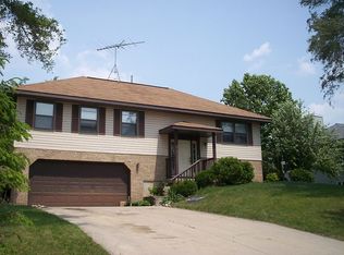 5412 W Valley Dr, Richmond, IL 60071