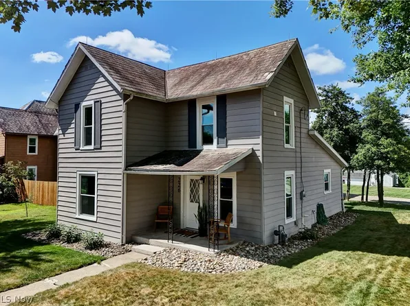 226 Maple St SW, Sugarcreek, OH 44681