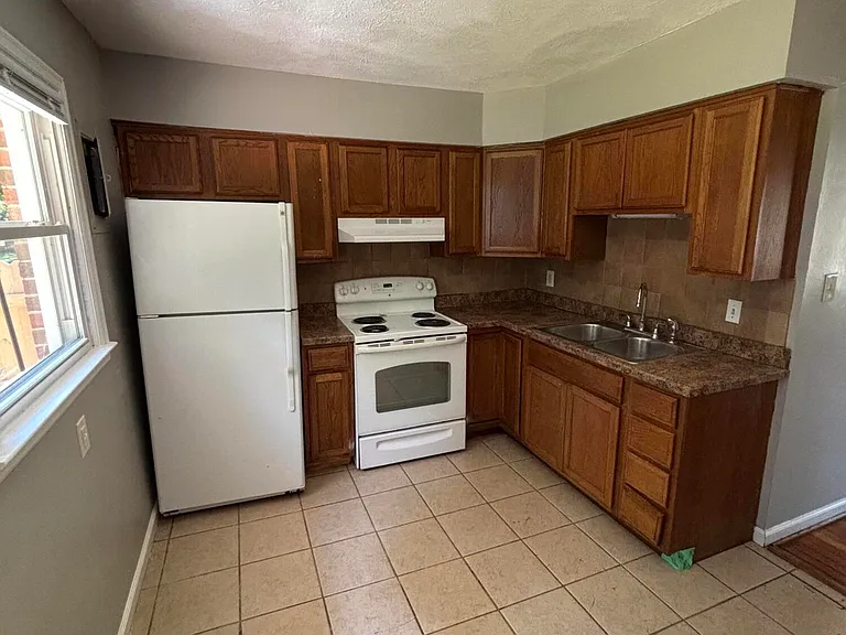 613 Anniston Dr — Photo 3