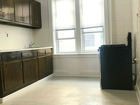 3rd image of 22-59 26th St #2R