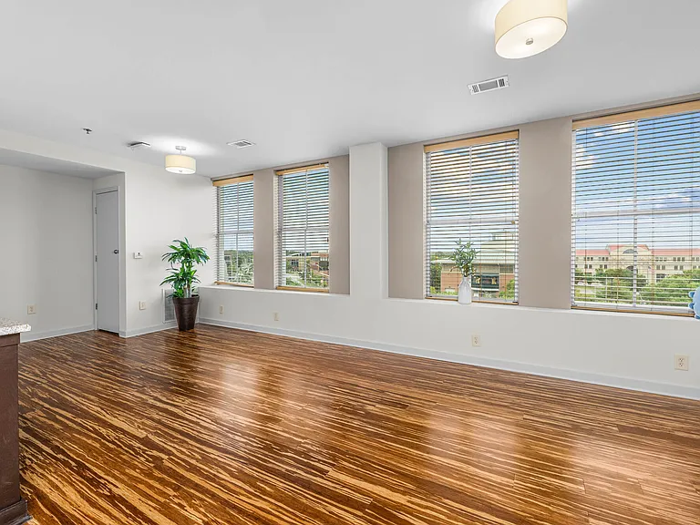 401 Cherry St — Photo 26