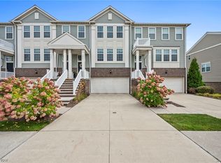 5975 N Pointe Dr, Pepper Pike, OH 44124