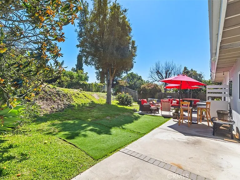 3068 Zell Dr — Photo 27
