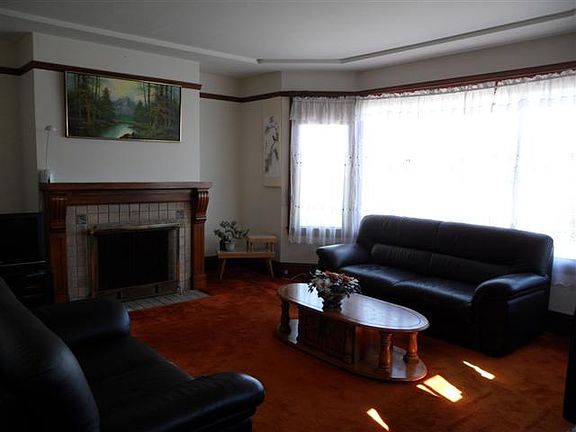 2nd image of 2223 20th Ave