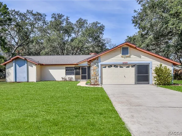 1299 Stallings Ave, Spring Hill, FL 34609