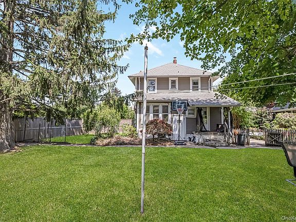 2nd image of 958 Thomas Avenue