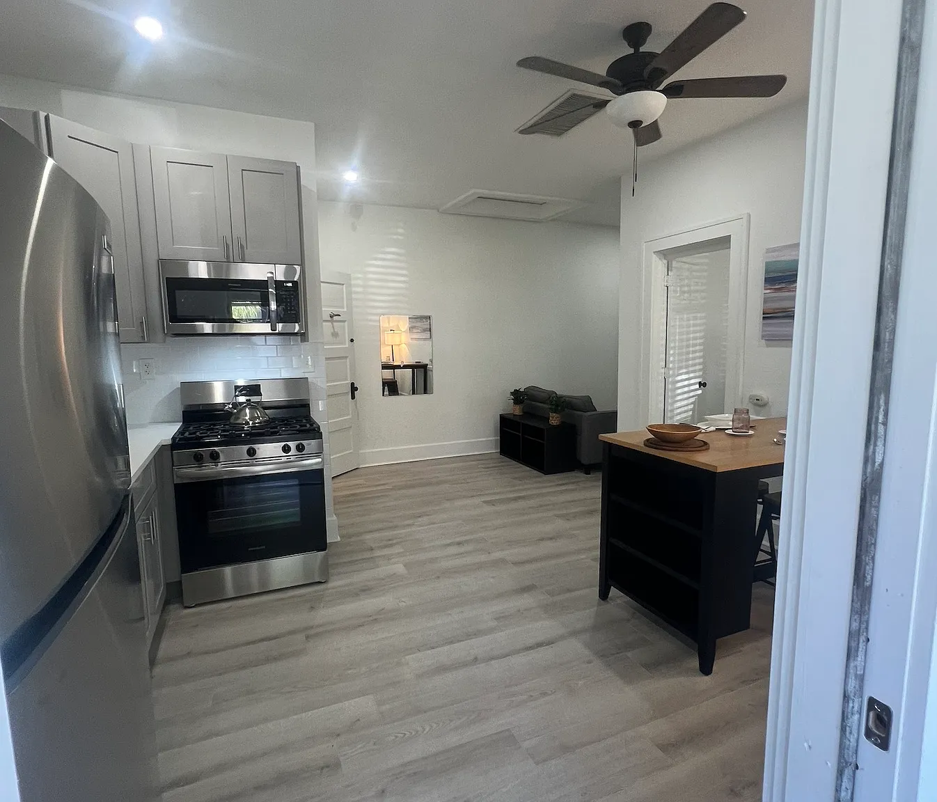 1 bed, 600 sqft, $1,950 — Photo 3