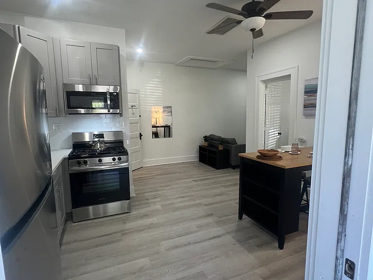 1121 Cherry St NE #1121 — Photo 3