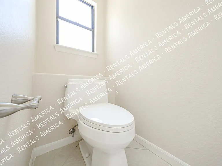 1635 W Wisteria Dr — Photo 32