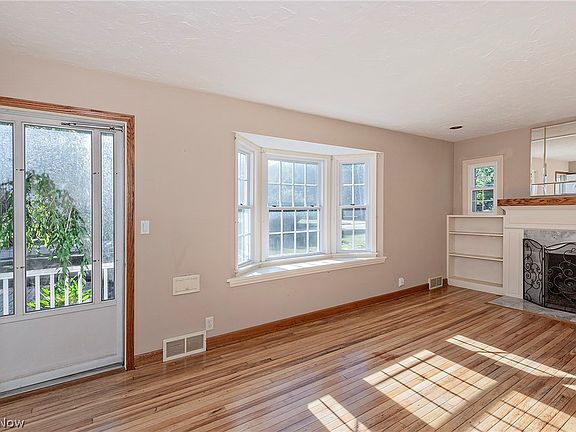 5th image of 1016 Lander Rd