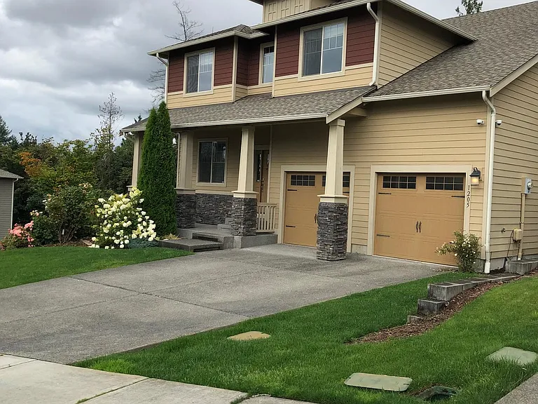 1205 35th Street Pl SE — Photo 1
