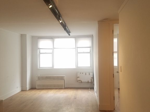 2nd image of 200 E 30th St APT 3K