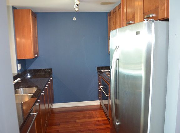 5th image of 1570 Elmwood Ave Unit 1402