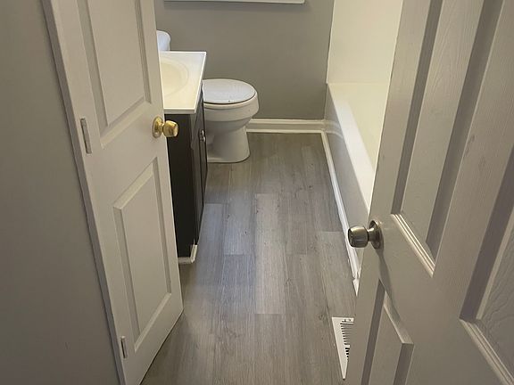 4th image of 527 Coppinger Dr