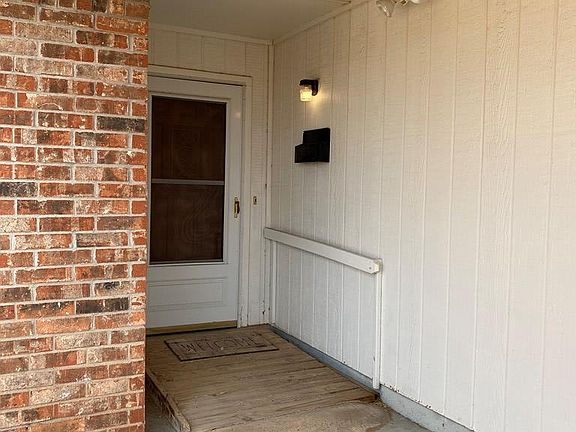 2nd image of 4402 Thomason Dr