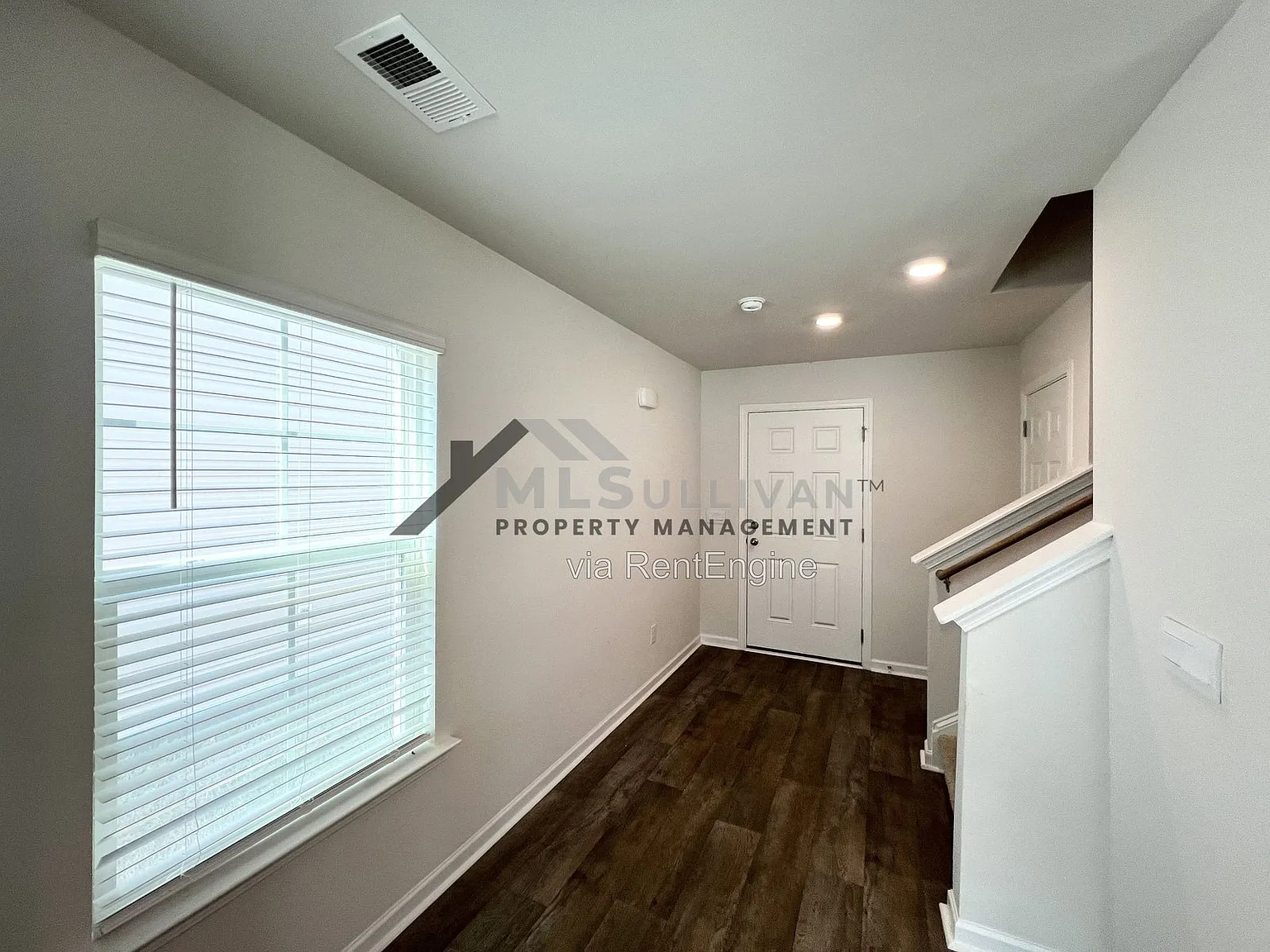 4 bed, 2.5 bath, 2174 sqft, $1,995 — Photo 4