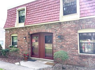 1236 Pennsbury Blvd, Pittsburgh, PA 15205
