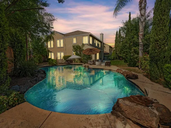 859 Poppy Ct, Oakdale, CA 95361