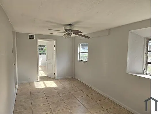 1570 NW 133rd St — Photo 5