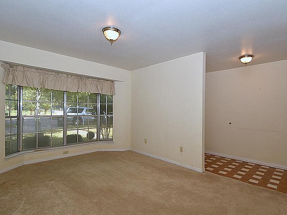 5th image of 15835 Echo Canyon Dr