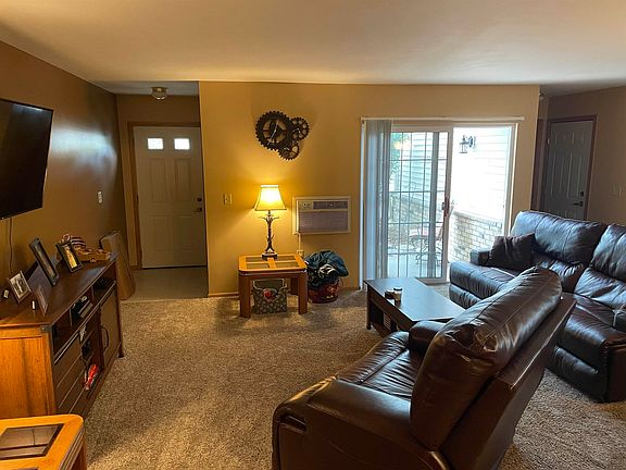 4th image of 4042 Creekside Dr