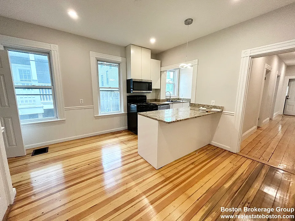 12 Buttonwood St #1