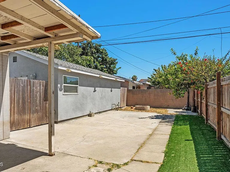 1418 W 69th St — Photo 22