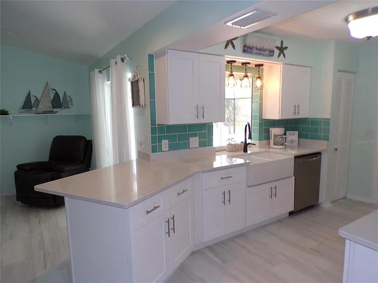 15624 Hennipen Cir — Photo 6
