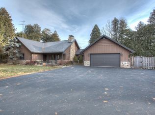 N6712 N Harbor Ln, Menominee, MI 49858