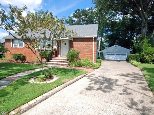 42 Oak Ridge Rd, Clifton City, NJ 07013