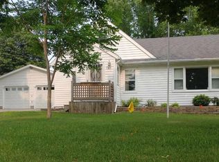 717 3rd Ave NE, Sleepy Eye, MN 56085