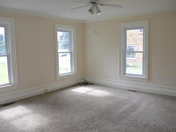 4th image of 1815 Leonard St NE