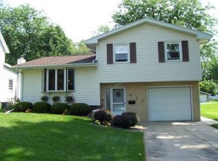 610 16th Ave, Sterling, IL 61081