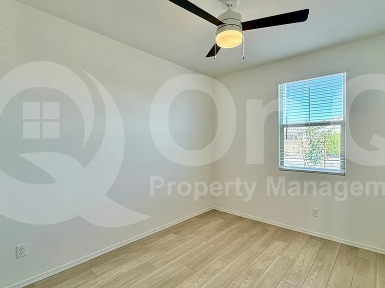 1444 E Edwin St — Photo 12