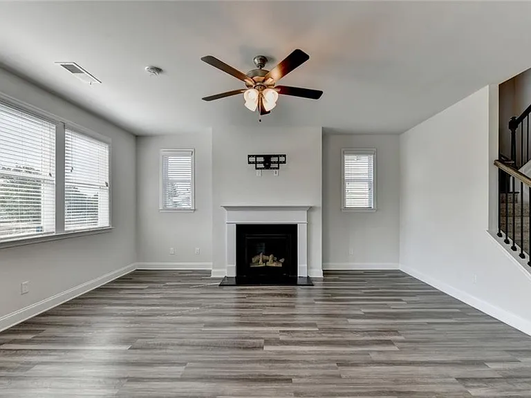 3335 Fall Branch Ln — Photo 8