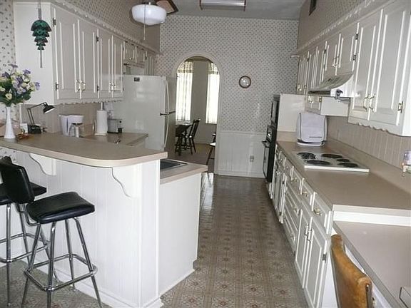 2nd image of 6811 Quarterway Dr