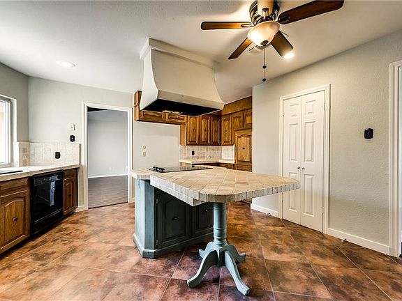 3rd image of 2117 Covemeadow Dr