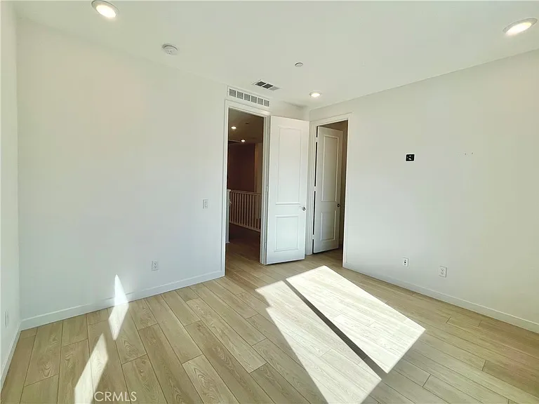 27812 Marquee Dr — Photo 21