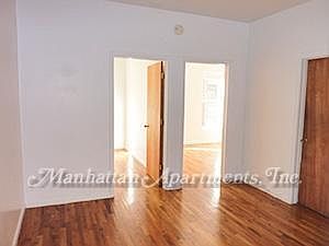 5th image of 160 E 92nd St